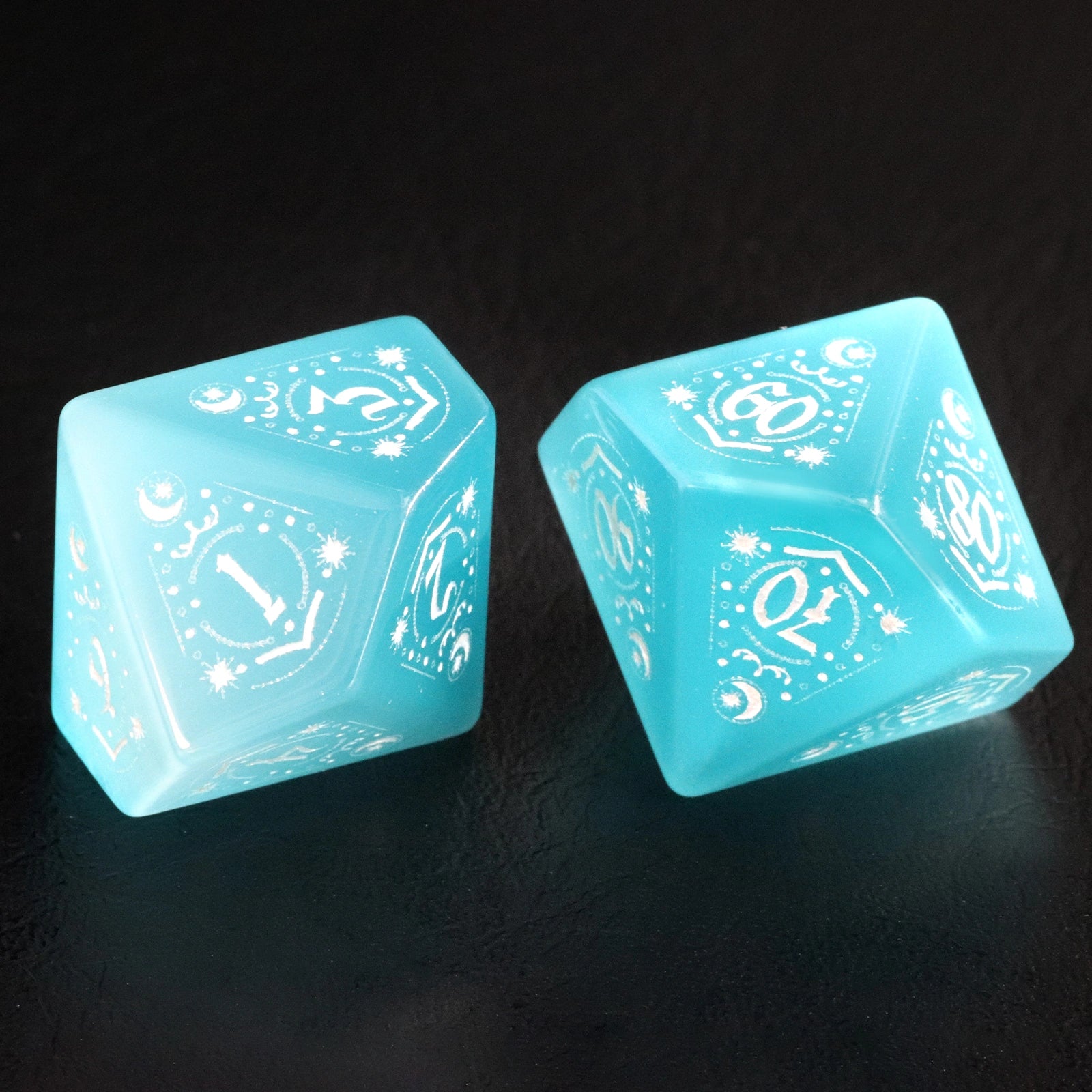Pasqyra Ocean Color Cat's Eye Engraved Gemstone Dice Set - DragonStone