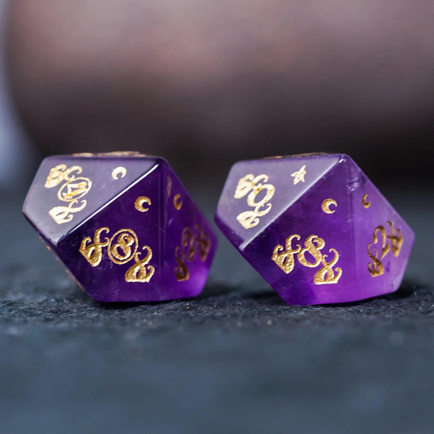 Dreaming Mirage · Amethyst Engraved Gemstone Dice Set