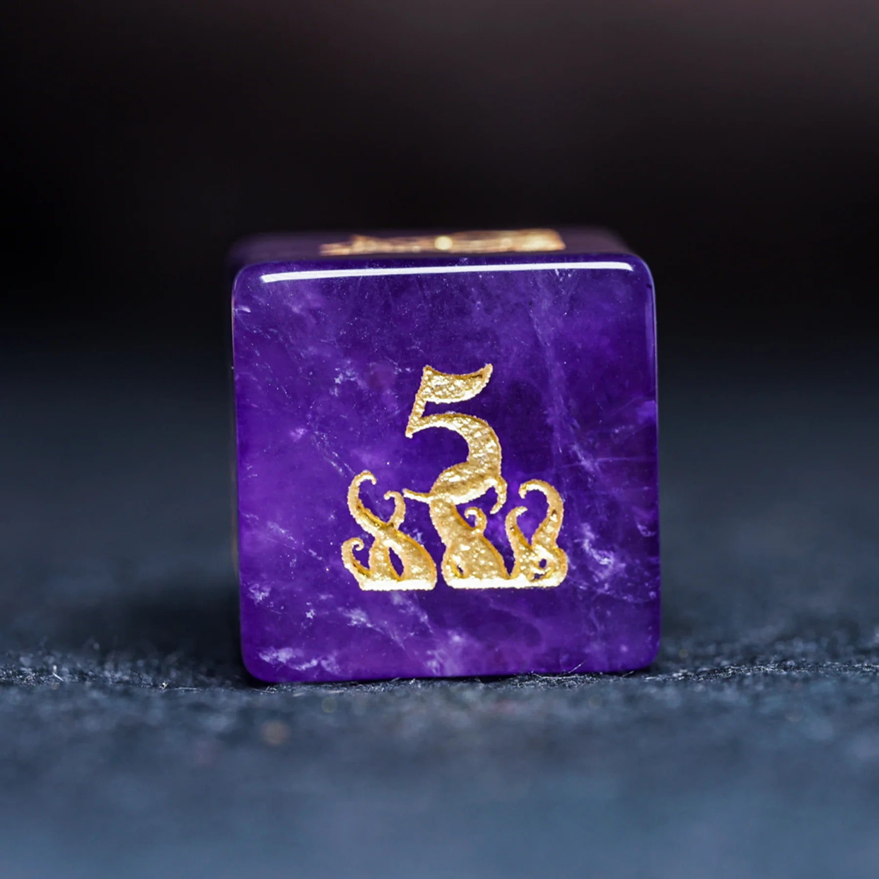 Dreaming Mirage · Amethyst Engraved Gemstone Dice Set