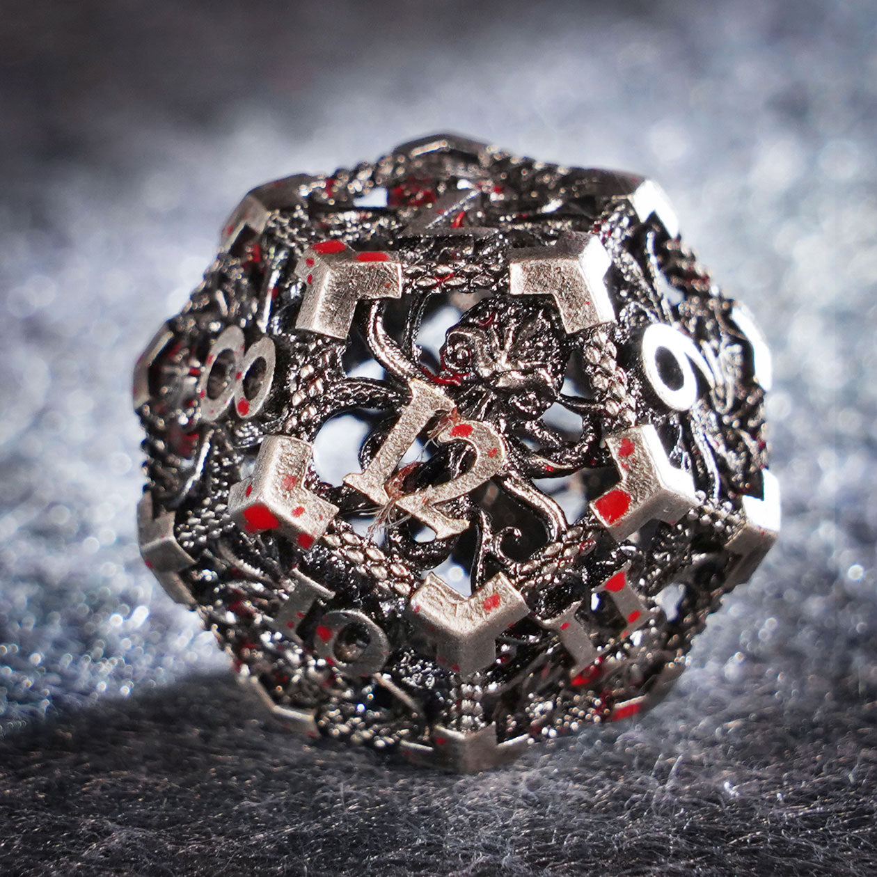Cthulhu Gold Hollowed Metal Dice