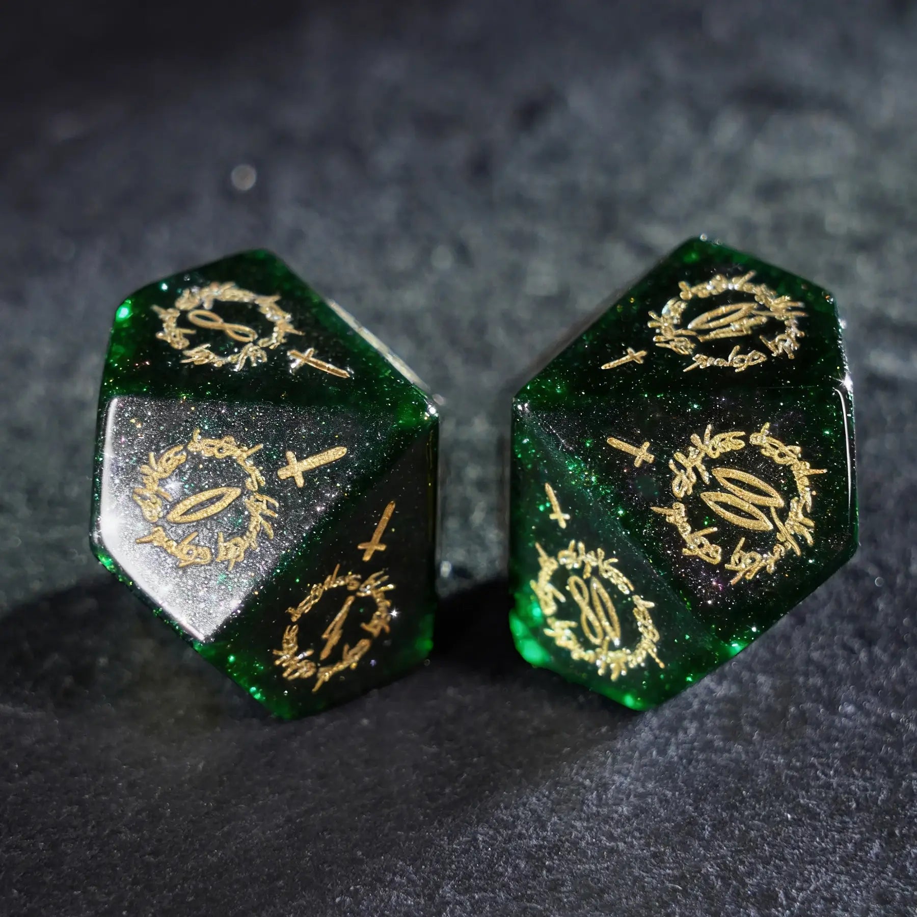Scarlet Witch · Emerald Hex Green Goldstone Engraved Gemstone Dice Set