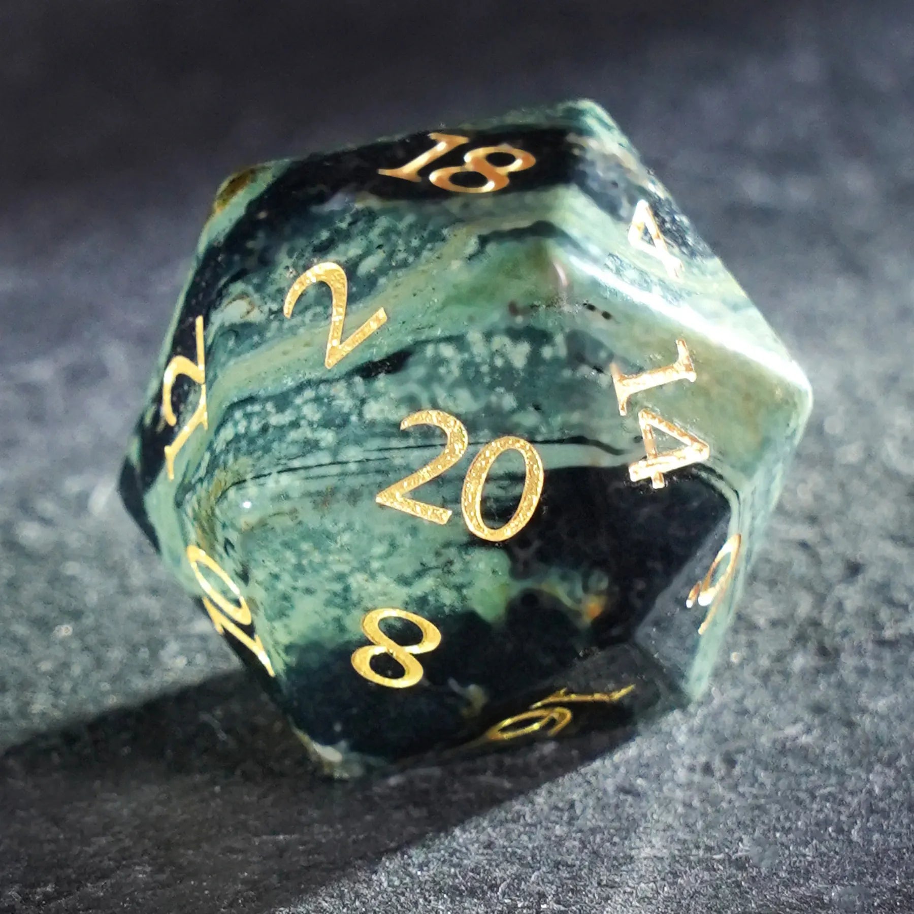 Sparrow's Phantom · Phantom Veil Ghost Stone Gemstone Dice Set