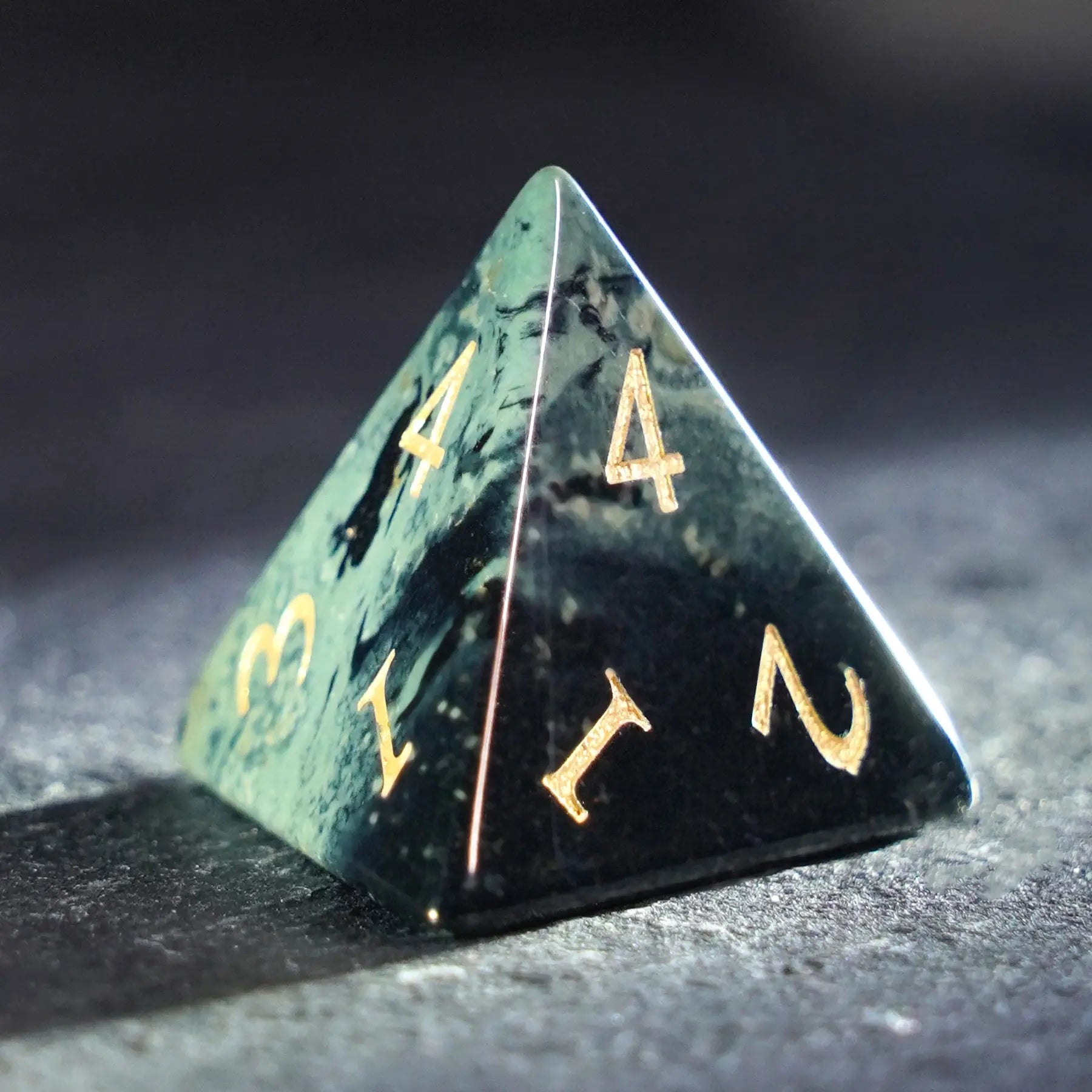 Sparrow's Phantom · Phantom Veil Ghost Stone Gemstone Dice Set