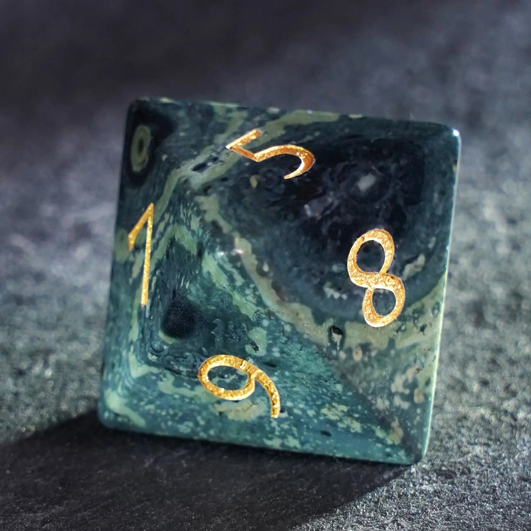 Sparrow's Phantom · Phantom Veil Ghost Stone Gemstone Dice Set